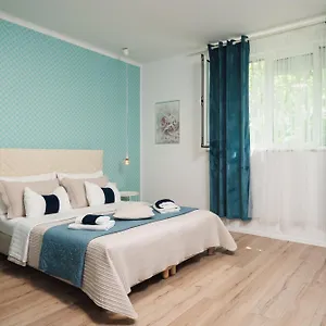 Apartment Billie, Split